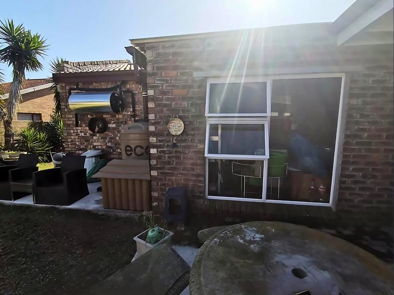 3 Bedroom Property for Sale in Heiderand Western Cape